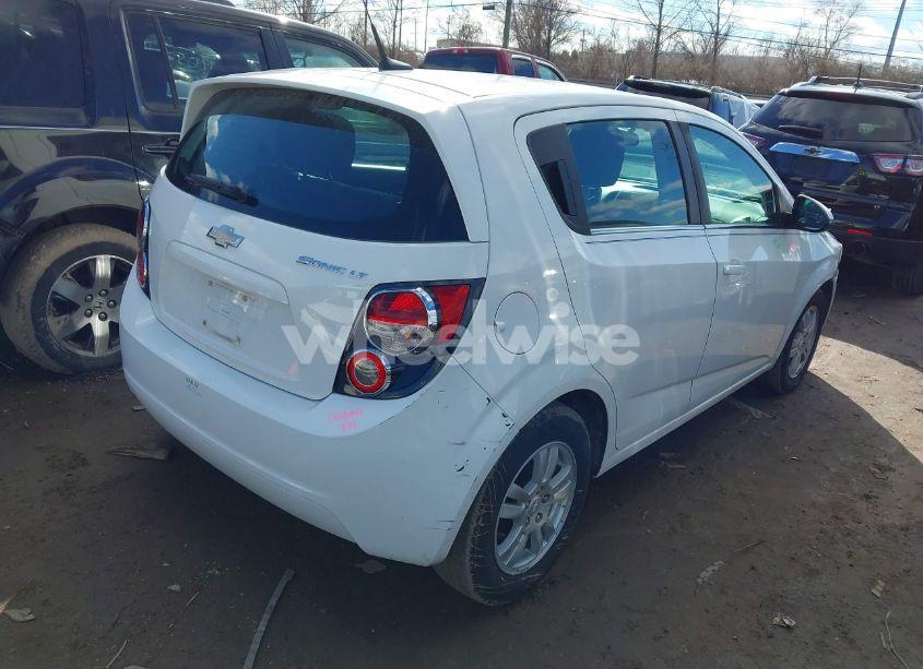 Photo 4 of 2014 Chevrolet Sonic LT AUTO (VIN 1G1JC6SH4E4216055)