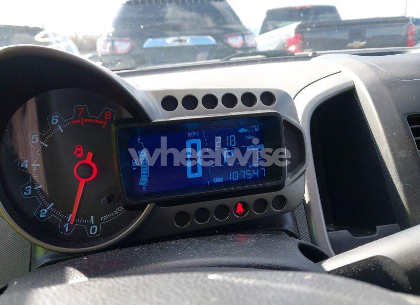 Photo 7 of 2014 Chevrolet Sonic LT AUTO (VIN 1G1JC6SH4E4216055)