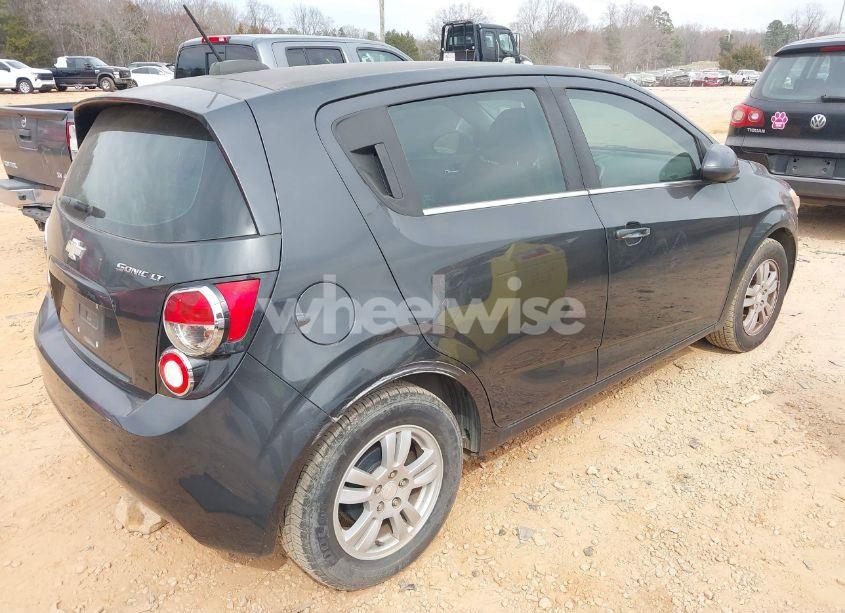 Photo 4 of 2015 Chevrolet Sonic LT AUTO (VIN 1G1JC6SH4F4150804)