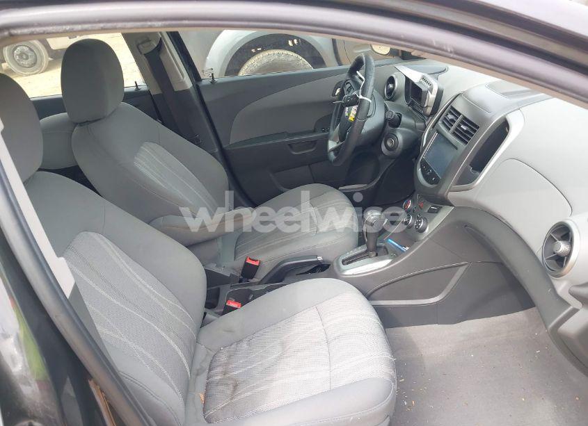 Photo 5 of 2015 Chevrolet Sonic LT AUTO (VIN 1G1JC6SH4F4150804)