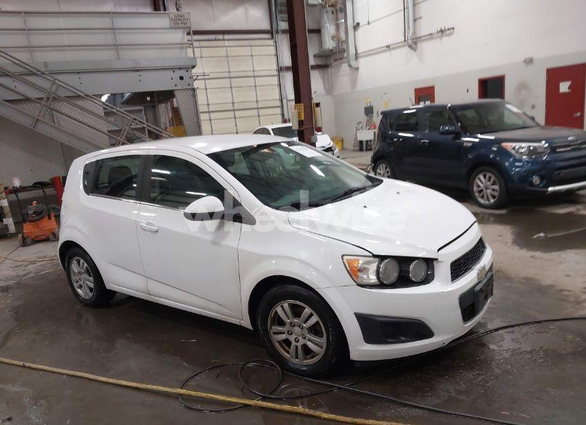 2015 Chevrolet Sonic LT AUTO (VIN 1G1JC6SH4F4151872) main photo
