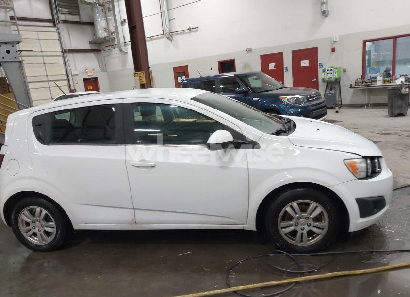 Photo 13 of 2015 Chevrolet Sonic LT AUTO (VIN 1G1JC6SH4F4151872)