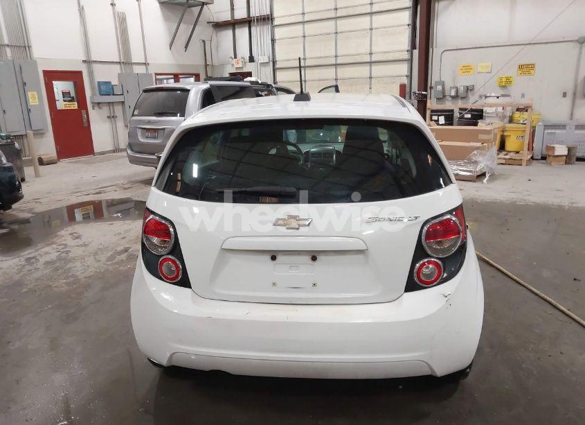 Photo 16 of 2015 Chevrolet Sonic LT AUTO (VIN 1G1JC6SH4F4151872)
