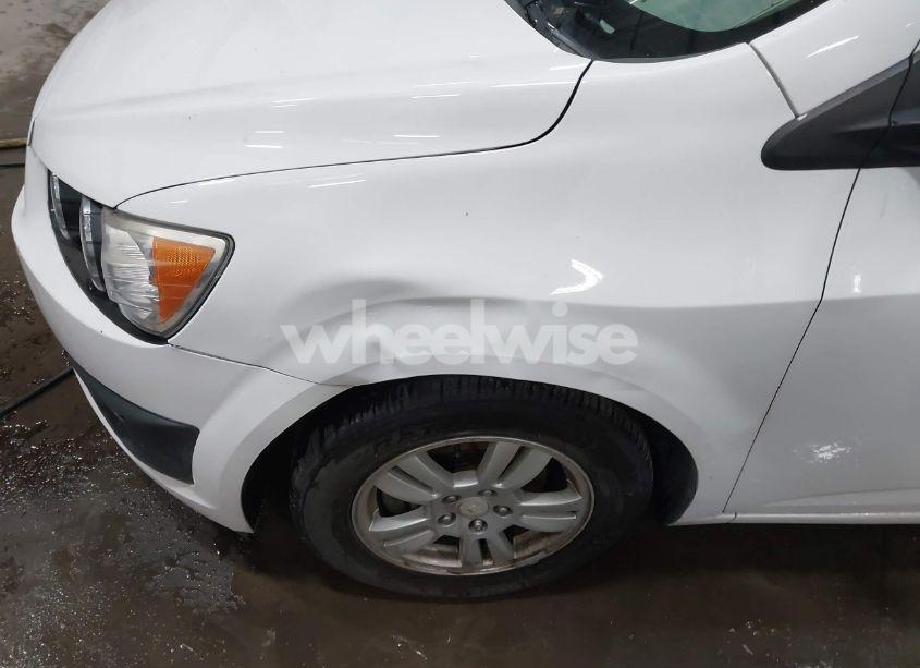 Photo 6 of 2015 Chevrolet Sonic LT AUTO (VIN 1G1JC6SH4F4151872)