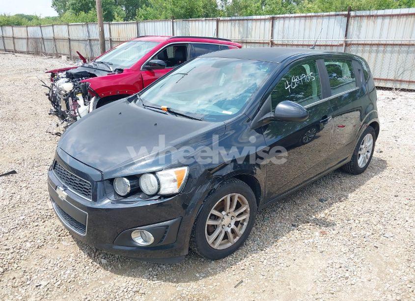 Photo 2 of 2013 Chevrolet Sonic LT AUTO (VIN 1G1JC6SH5D4175739)