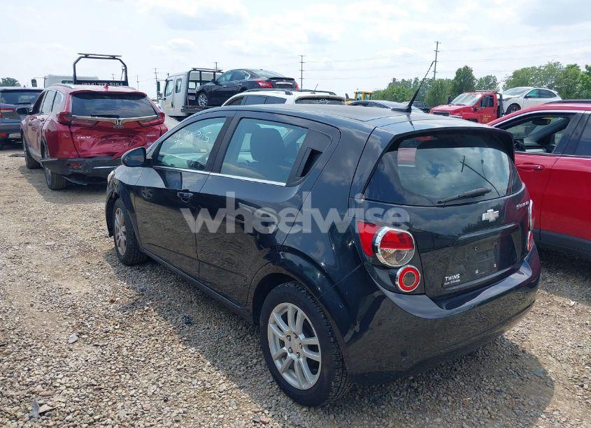 Photo 3 of 2013 Chevrolet Sonic LT AUTO (VIN 1G1JC6SH5D4175739)