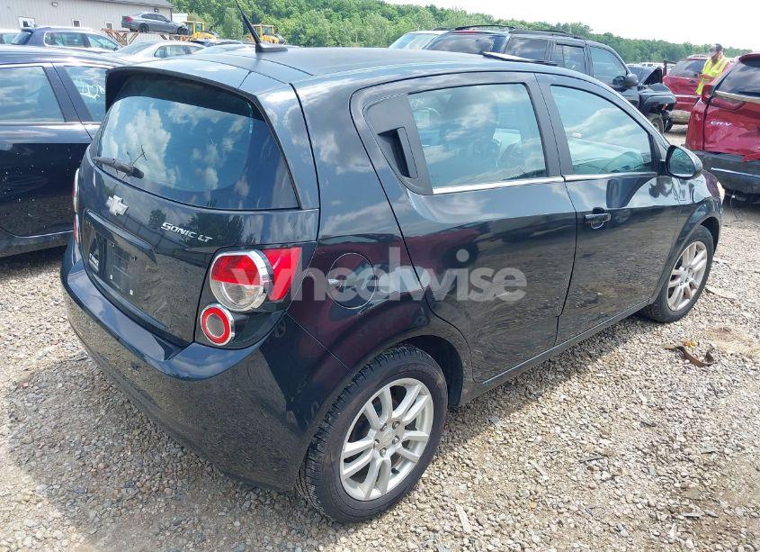Photo 4 of 2013 Chevrolet Sonic LT AUTO (VIN 1G1JC6SH5D4175739)