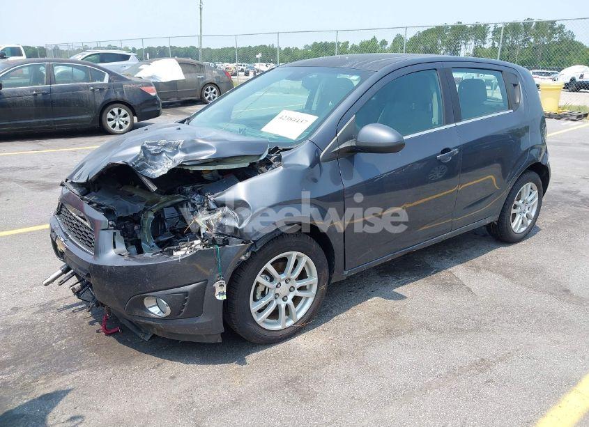 Photo 2 of 2013 Chevrolet Sonic LT AUTO (VIN 1G1JC6SH5D4213115)