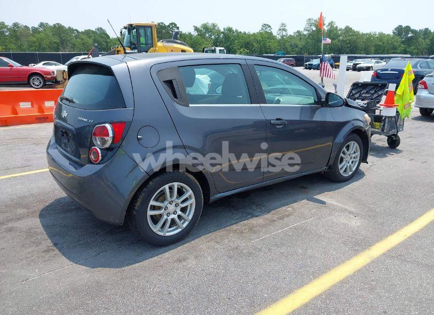 Photo 4 of 2013 Chevrolet Sonic LT AUTO (VIN 1G1JC6SH5D4213115)