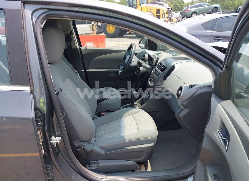 Photo 5 of 2013 Chevrolet Sonic LT AUTO (VIN 1G1JC6SH5D4213115)