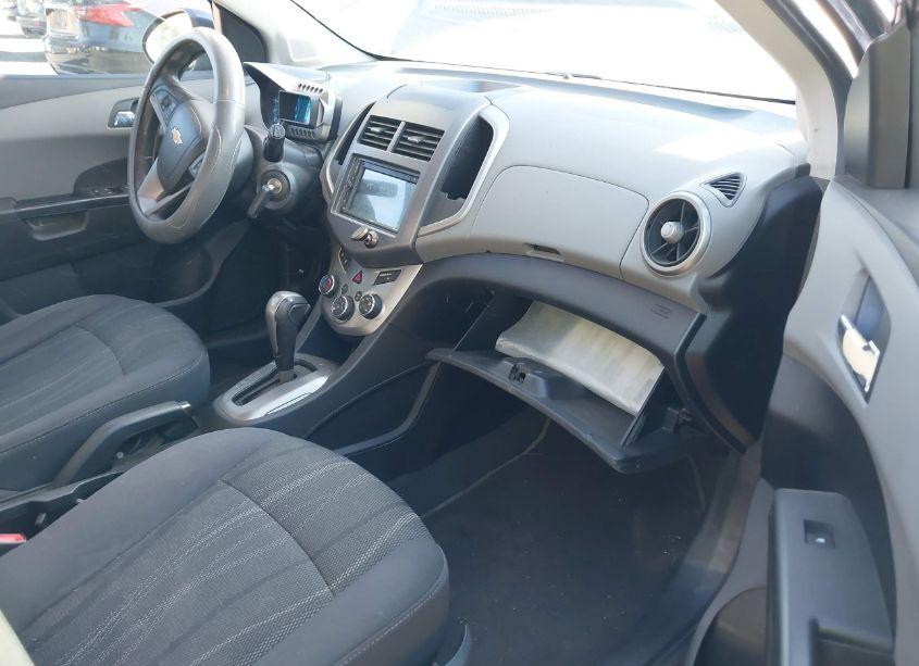 Photo 5 of 2015 Chevrolet Sonic LT AUTO (VIN 1G1JC6SH5F4102311)