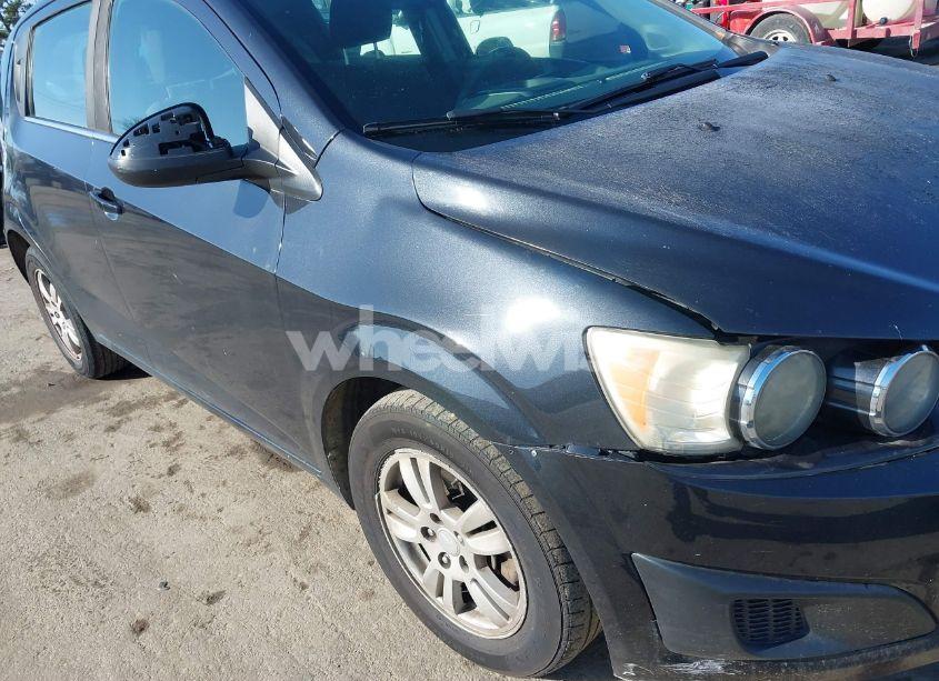 Photo 12 of 2015 Chevrolet Sonic LT AUTO (VIN 1G1JC6SH5F4111445)