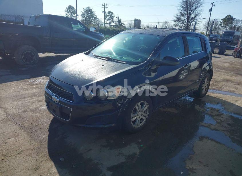 Photo 2 of 2015 Chevrolet Sonic LT AUTO (VIN 1G1JC6SH5F4111445)