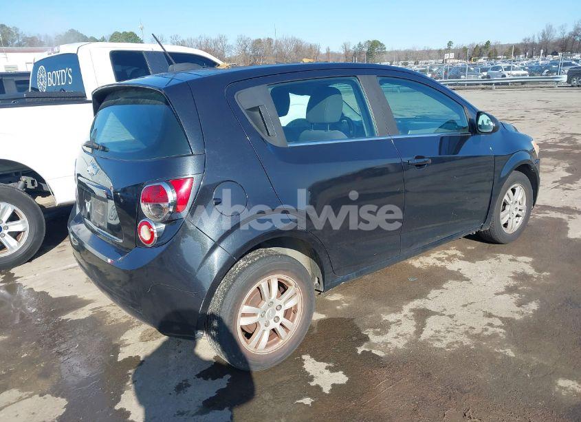 Photo 4 of 2015 Chevrolet Sonic LT AUTO (VIN 1G1JC6SH5F4111445)