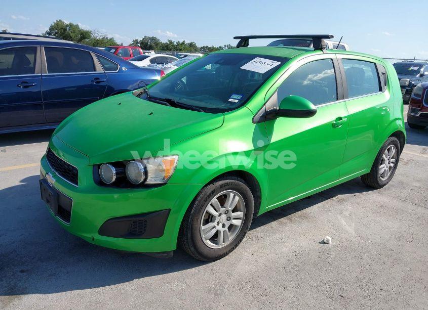 Photo 2 of 2015 Chevrolet Sonic LT AUTO (VIN 1G1JC6SH5F4135518)
