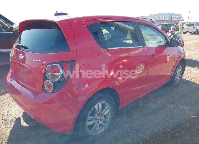 Photo 4 of 2015 Chevrolet Sonic LT AUTO (VIN 1G1JC6SH5F4143733)