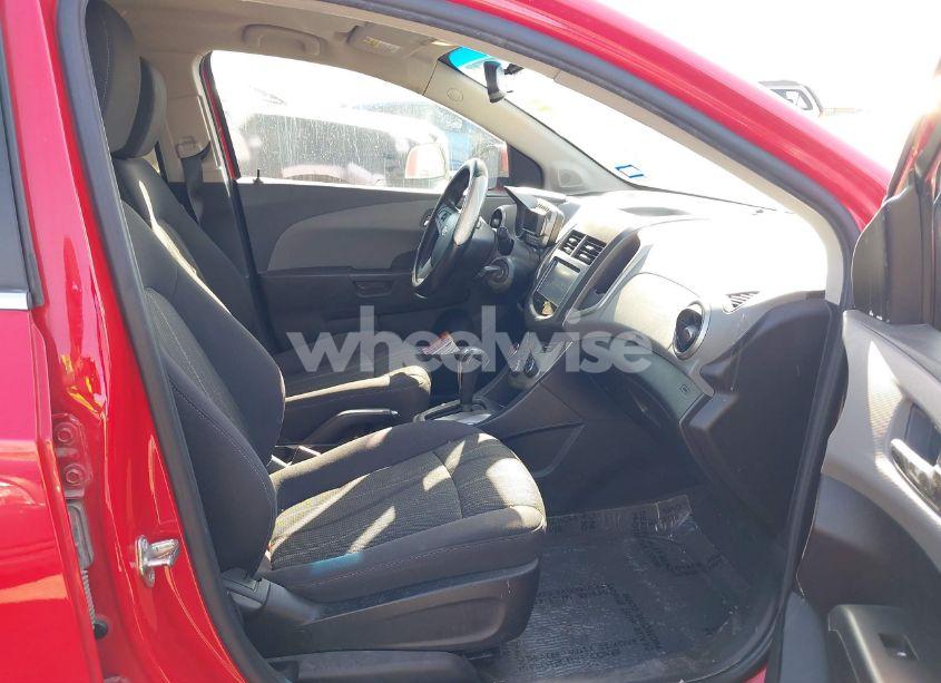 Photo 5 of 2015 Chevrolet Sonic LT AUTO (VIN 1G1JC6SH5F4143733)