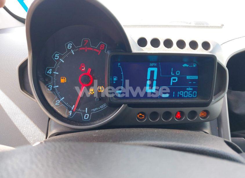 Photo 6 of 2015 Chevrolet Sonic LT AUTO (VIN 1G1JC6SH5F4143733)