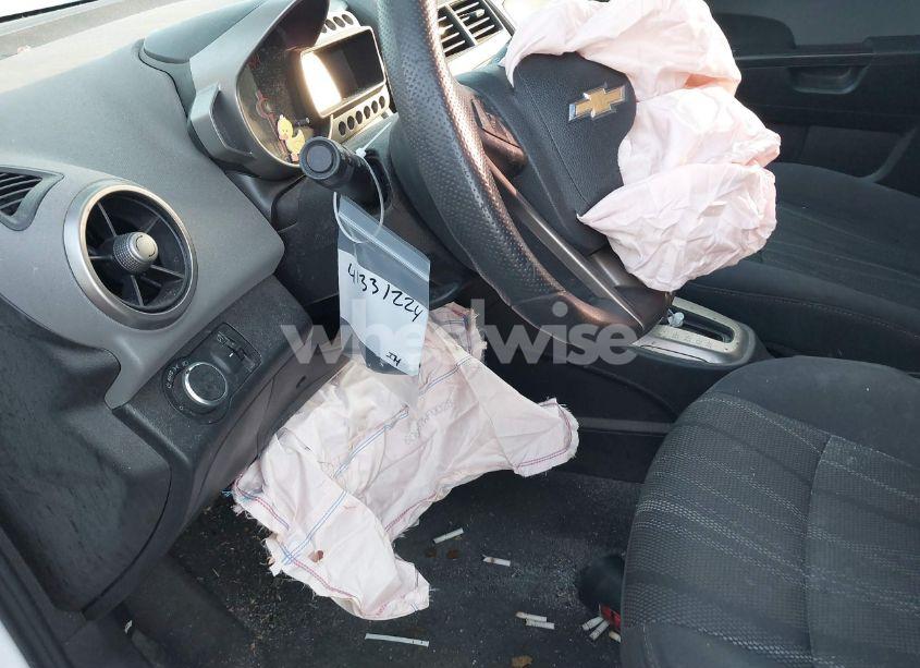 Photo 12 of 2015 Chevrolet Sonic LT AUTO (VIN 1G1JC6SH5F4192995)