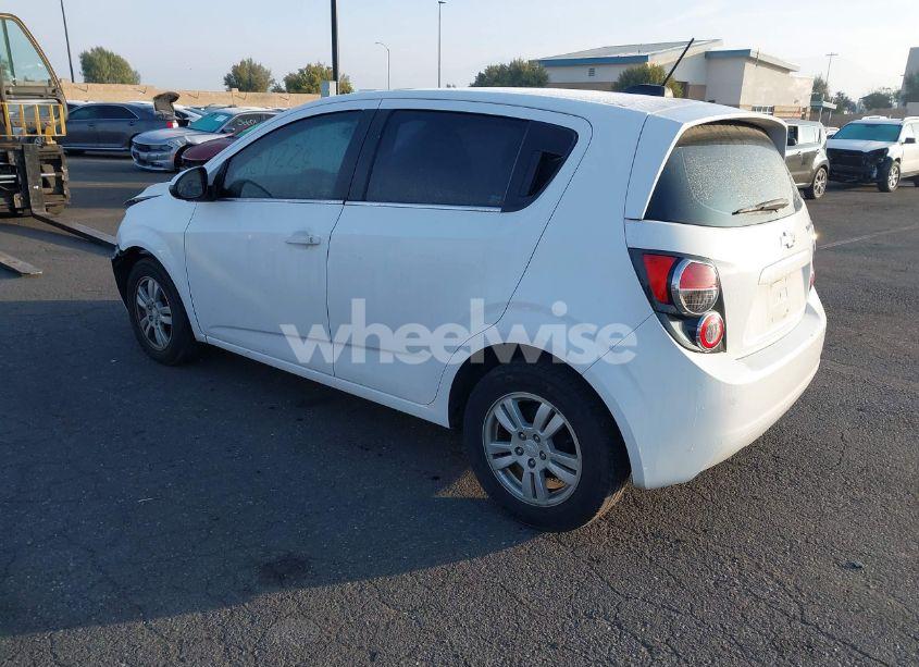 Photo 3 of 2015 Chevrolet Sonic LT AUTO (VIN 1G1JC6SH5F4192995)