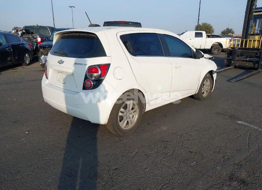 Photo 4 of 2015 Chevrolet Sonic LT AUTO (VIN 1G1JC6SH5F4192995)