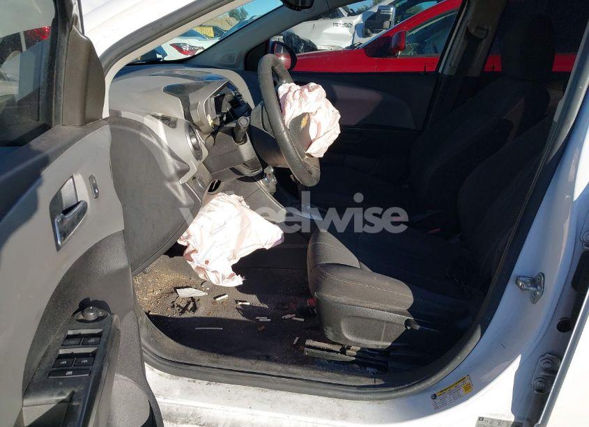 Photo 5 of 2015 Chevrolet Sonic LT AUTO (VIN 1G1JC6SH5F4192995)