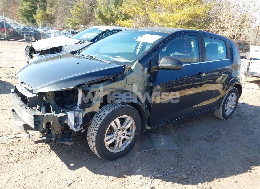 Photo 2 of 2015 Chevrolet Sonic LT AUTO (VIN 1G1JC6SH5F4215076)