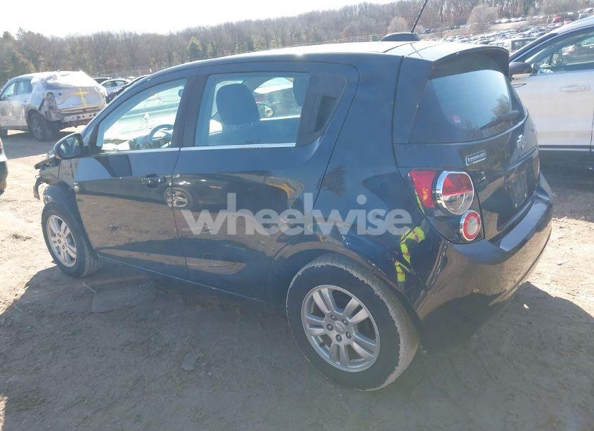Photo 3 of 2015 Chevrolet Sonic LT AUTO (VIN 1G1JC6SH5F4215076)