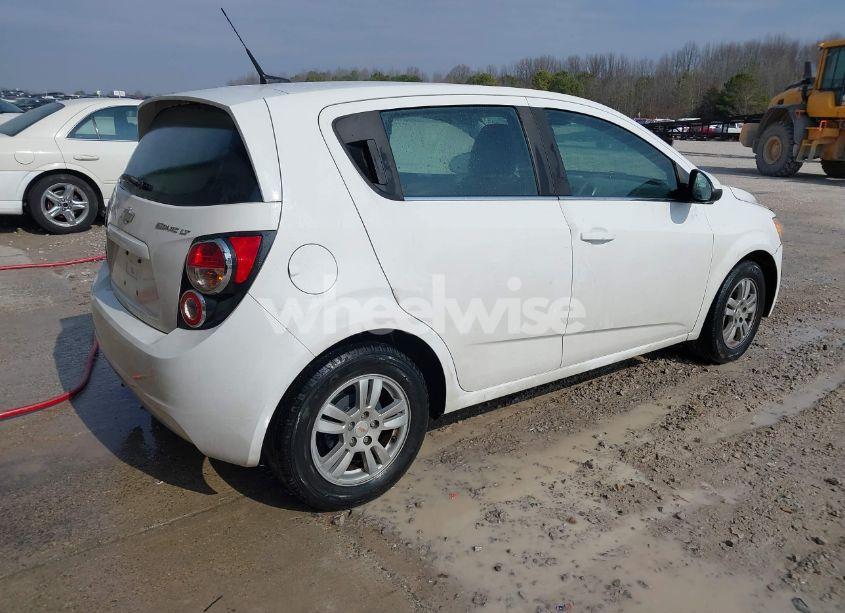 Photo 4 of 2012 Chevrolet Sonic 2LT (VIN 1G1JC6SH6C4104547)