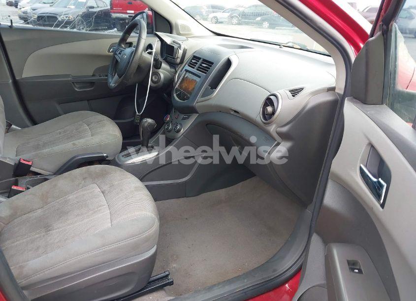 Photo 5 of 2013 Chevrolet Sonic LT AUTO (VIN 1G1JC6SH6D4119454)