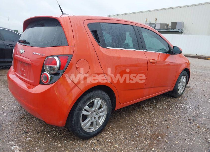 Photo 4 of 2013 Chevrolet Sonic LT AUTO (VIN 1G1JC6SH6D4216850)