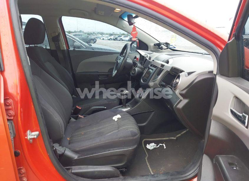 Photo 5 of 2013 Chevrolet Sonic LT AUTO (VIN 1G1JC6SH6D4216850)