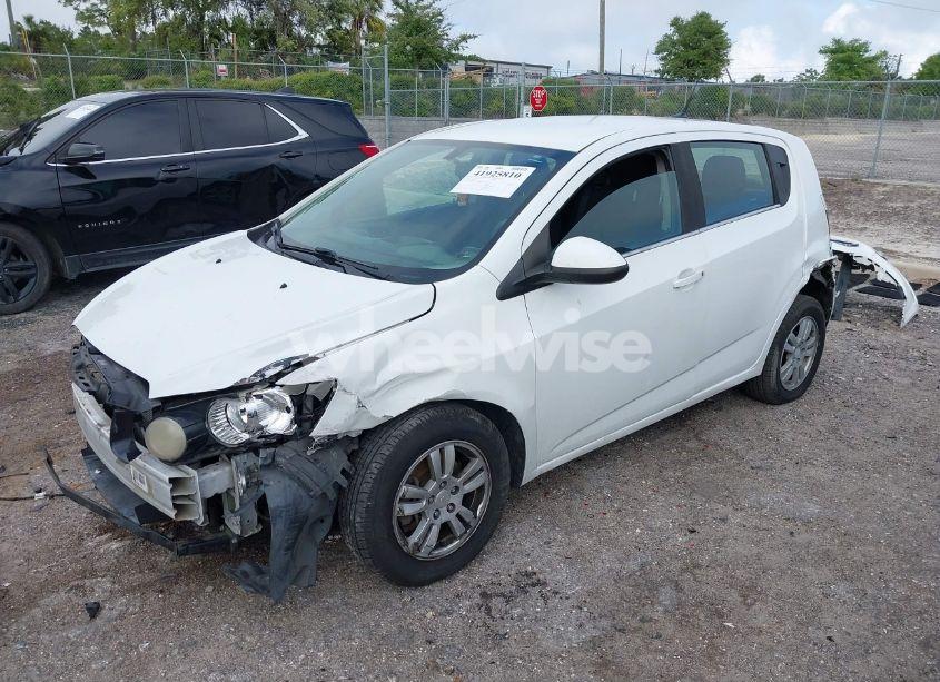 Photo 2 of 2014 Chevrolet Sonic LT AUTO (VIN 1G1JC6SH6E4192423)