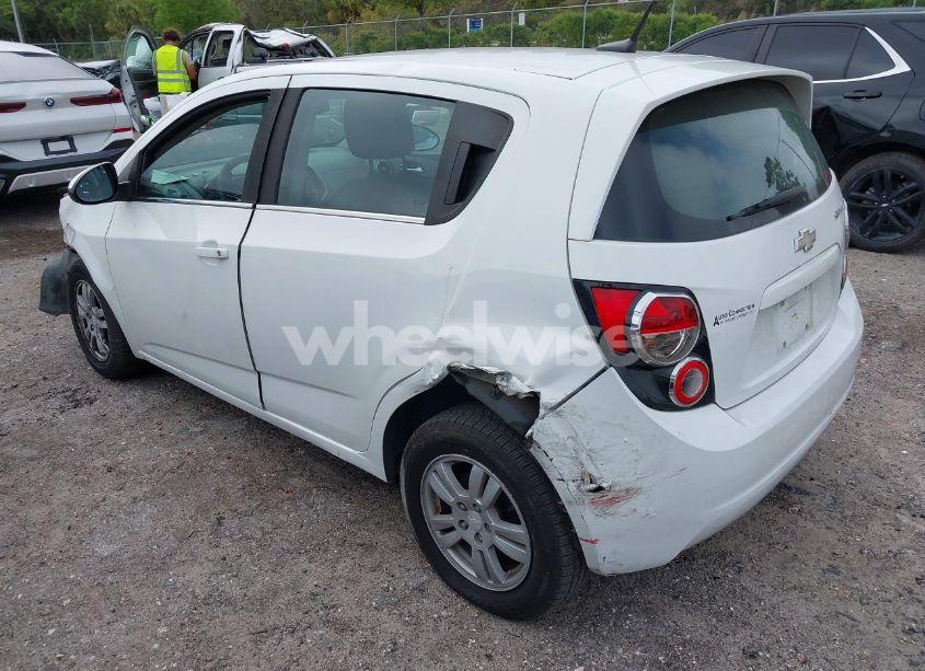 Photo 3 of 2014 Chevrolet Sonic LT AUTO (VIN 1G1JC6SH6E4192423)