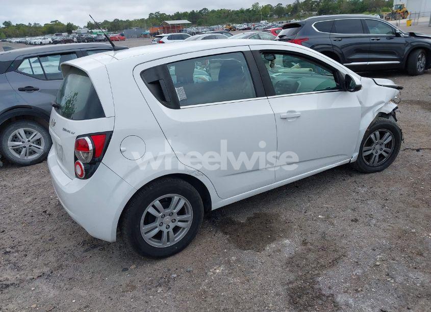 Photo 4 of 2014 Chevrolet Sonic LT AUTO (VIN 1G1JC6SH6E4192423)