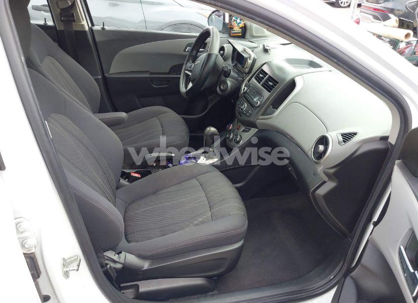 Photo 5 of 2014 Chevrolet Sonic LT AUTO (VIN 1G1JC6SH6E4192423)