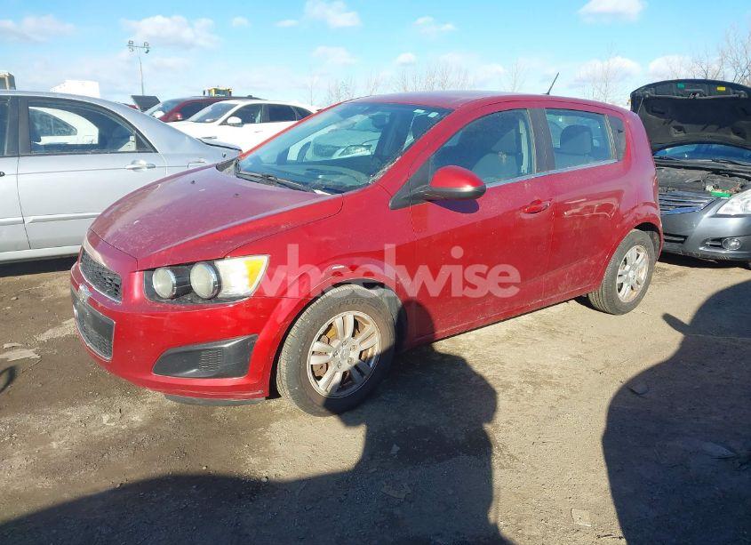 Photo 2 of 2014 Chevrolet Sonic LT AUTO (VIN 1G1JC6SH6E4215294)