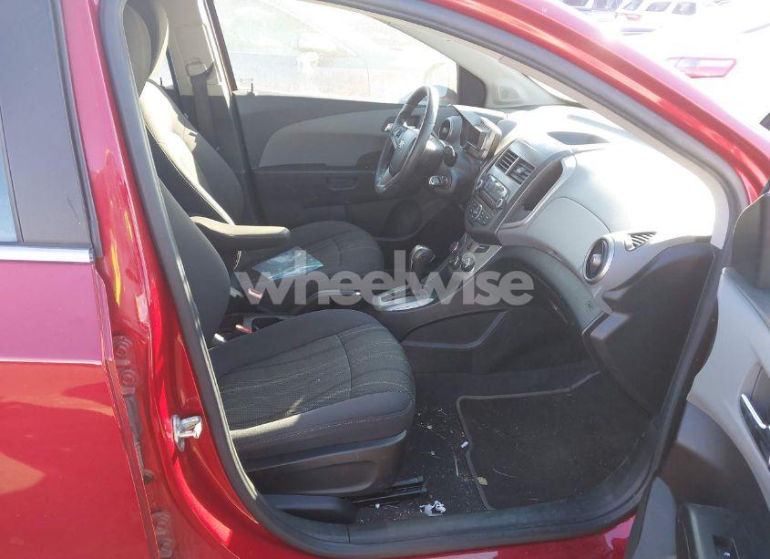 Photo 4 of 2014 Chevrolet Sonic LT AUTO (VIN 1G1JC6SH6E4215294)