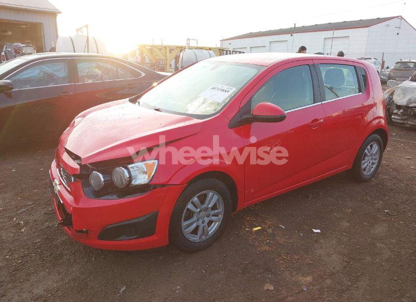 Photo 2 of 2015 Chevrolet Sonic LT AUTO (VIN 1G1JC6SH6F4131347)