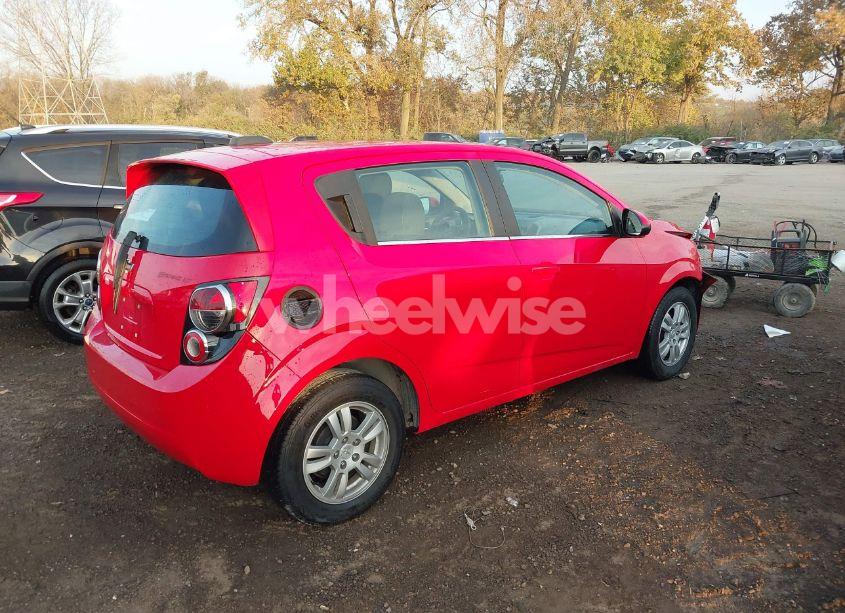 Photo 4 of 2015 Chevrolet Sonic LT AUTO (VIN 1G1JC6SH6F4131347)