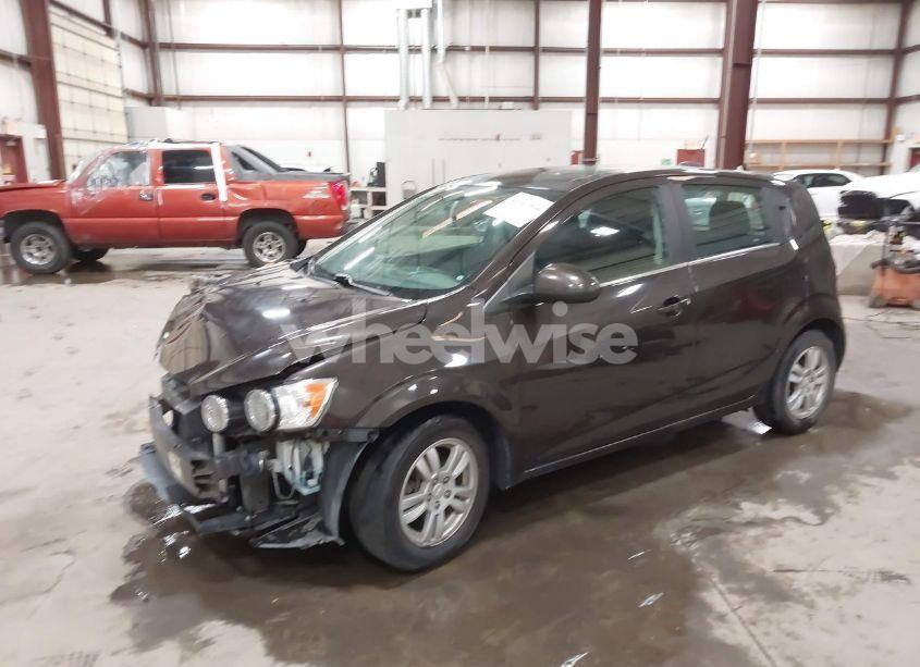 Photo 2 of 2015 Chevrolet Sonic LT AUTO (VIN 1G1JC6SH6F4153588)