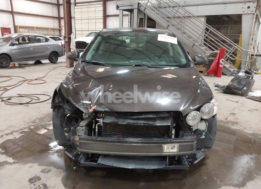 Photo 6 of 2015 Chevrolet Sonic LT AUTO (VIN 1G1JC6SH6F4153588)