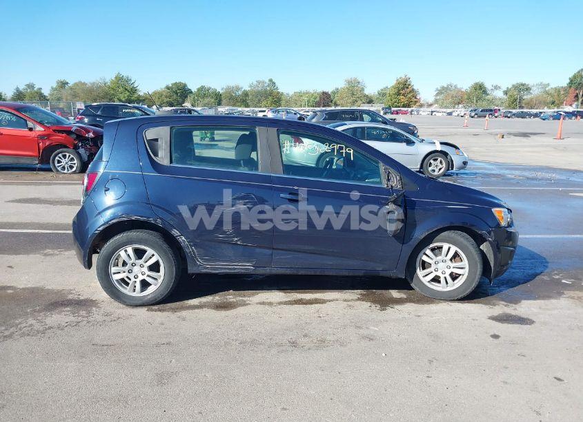 Photo 13 of 2015 Chevrolet Sonic LT AUTO (VIN 1G1JC6SH6F4206371)