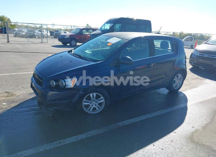 Photo 2 of 2015 Chevrolet Sonic LT AUTO (VIN 1G1JC6SH6F4206371)