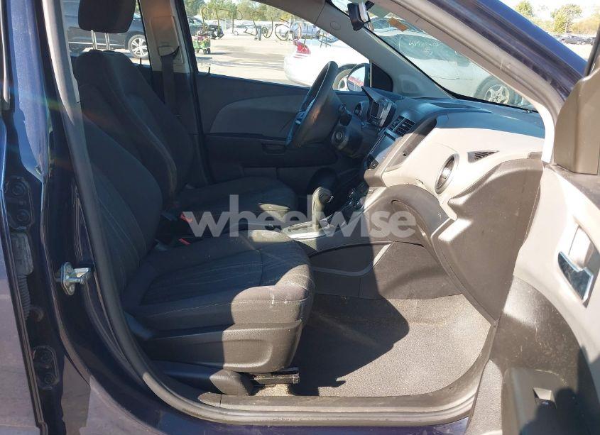 Photo 5 of 2015 Chevrolet Sonic LT AUTO (VIN 1G1JC6SH6F4206371)