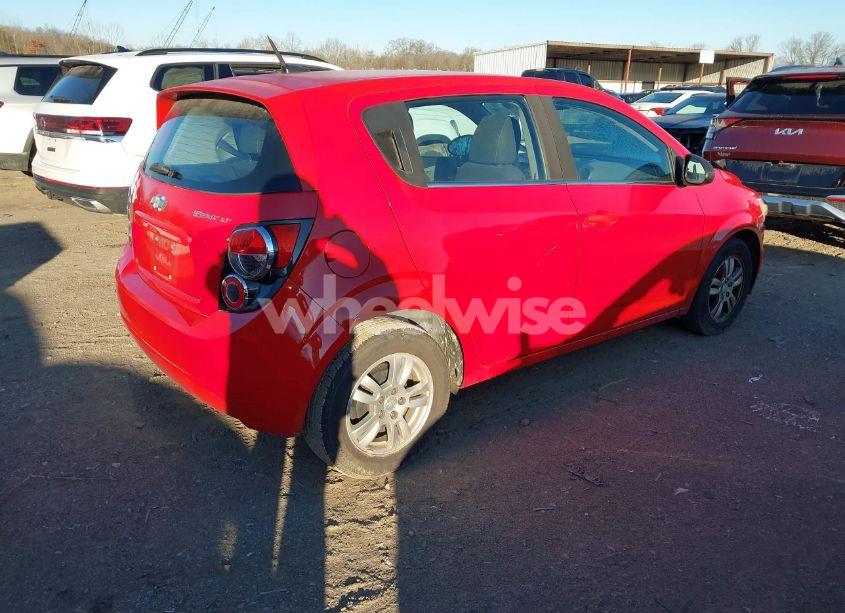 Photo 4 of 2013 Chevrolet Sonic LT AUTO (VIN 1G1JC6SH7D4125523)