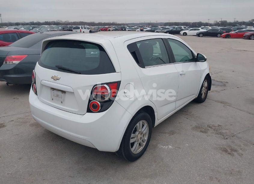 Photo 4 of 2013 Chevrolet Sonic LT AUTO (VIN 1G1JC6SH7D4143553)