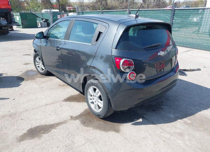 Photo 3 of 2015 Chevrolet Sonic LT AUTO (VIN 1G1JC6SH7F4104626)