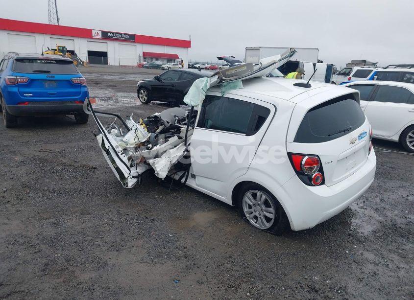 Photo 3 of 2015 Chevrolet Sonic LT AUTO (VIN 1G1JC6SH7F4174482)