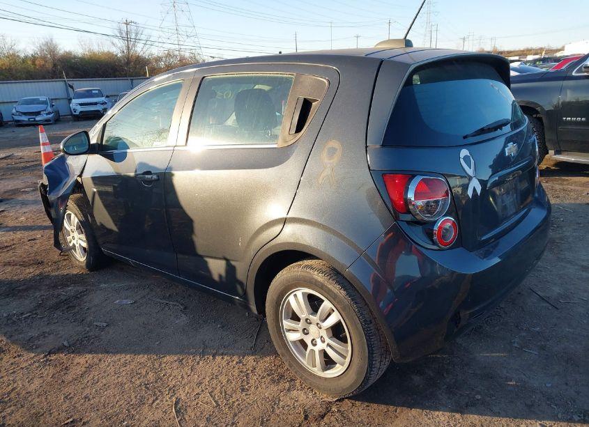 Photo 3 of 2016 Chevrolet Sonic LT AUTO (VIN 1G1JC6SH7G4134324)